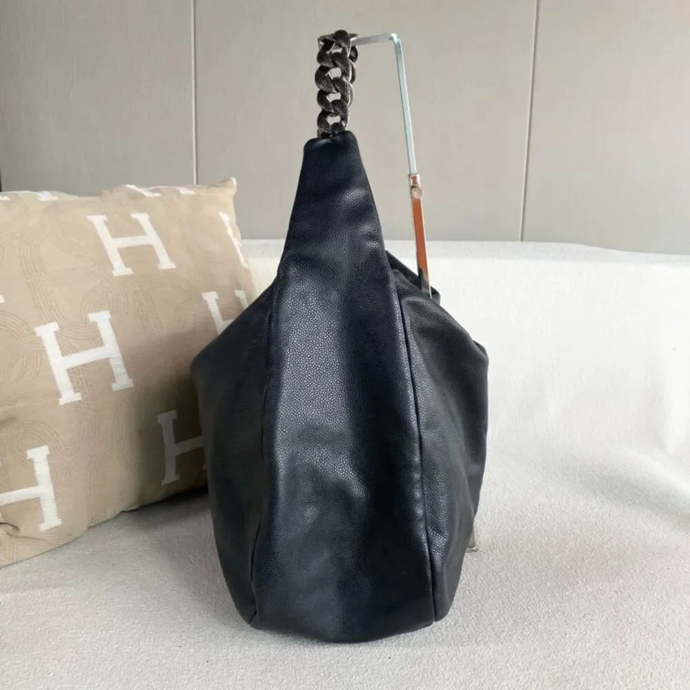 CHANEL brand color